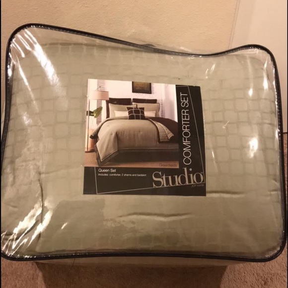 JCP Home Studio Queen Comforter Set
Color:  Sage - Picture 1 of 4